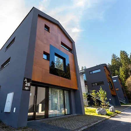 Daire Skibike, Hrabovo